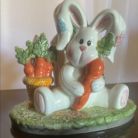 Charming Bunny Figurine with Carrots - Picture 4 of 4